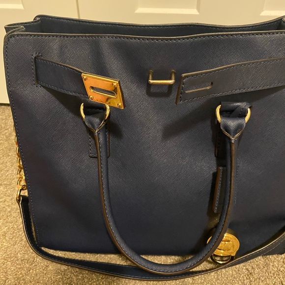❗️SOLD❗️Michael Kors Hamilton Large Tote, Navy - Picture 10 of 15